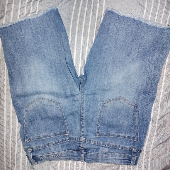 Vigoss Womens Shorts Adult Size 16 Bermuda Medium Wash Denim Pocket Long Inseam - Picture 5 of 9